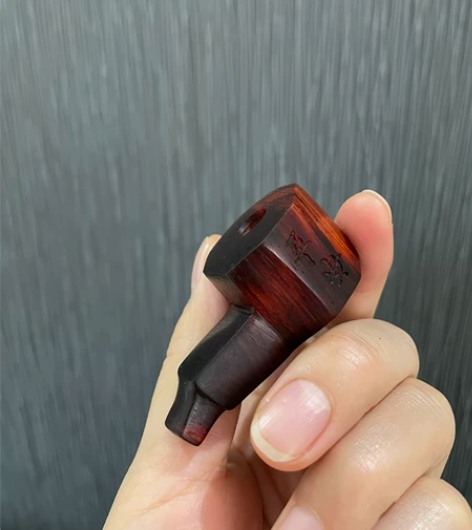 名称：紫檀烟斗式烟嘴 材质：紫檀木 规格：...