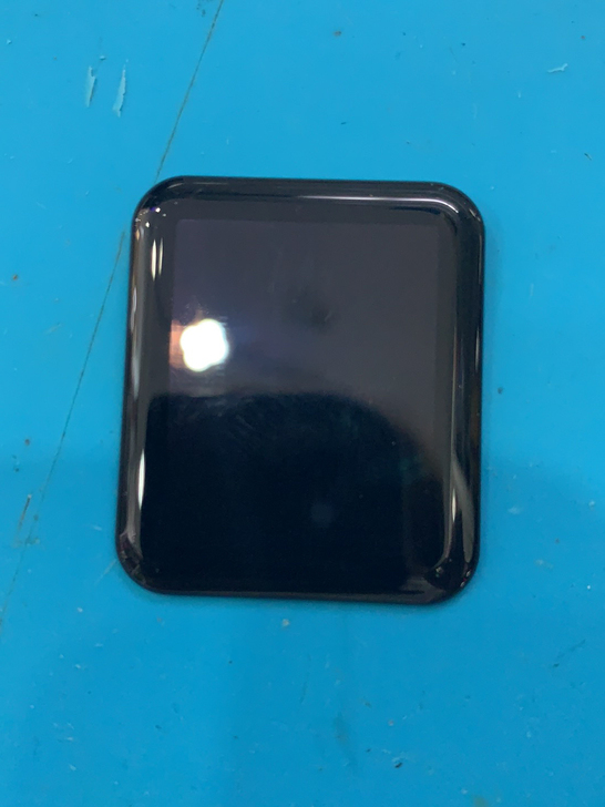 苹果手表3代38mm 屏幕。 触摸不灵 内...