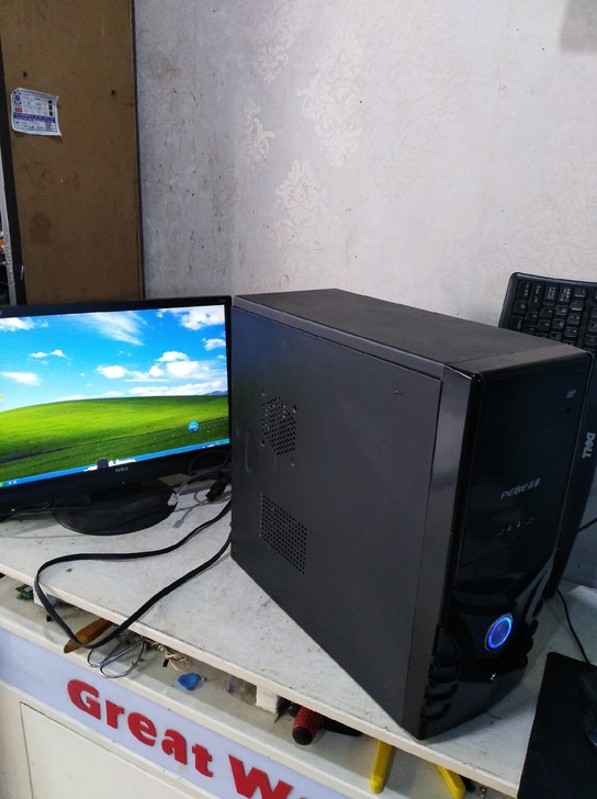 台式电脑主机平价出售，可胜任大部分办公软件...