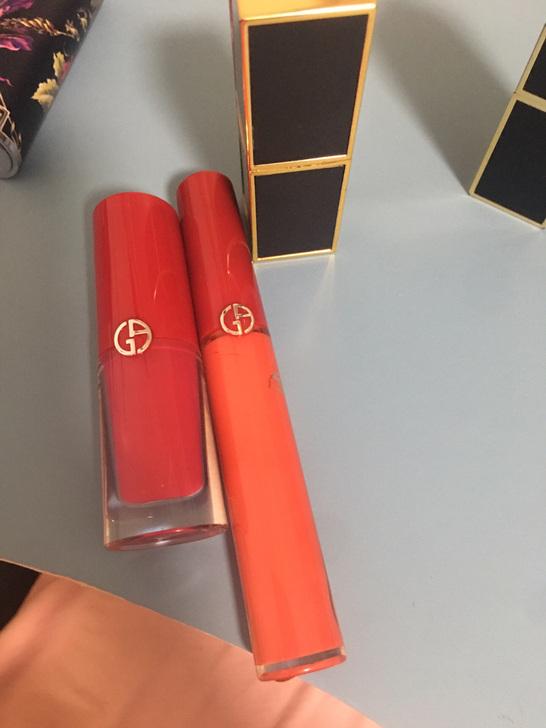 阿玛尼小胖丁唇彩500，特别显气色的玫红色...