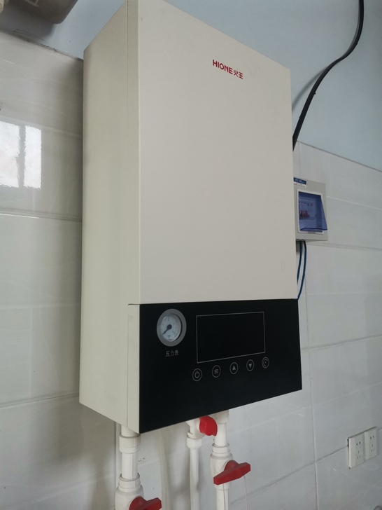 基本上是全新的，去年安上的，就用了一个月