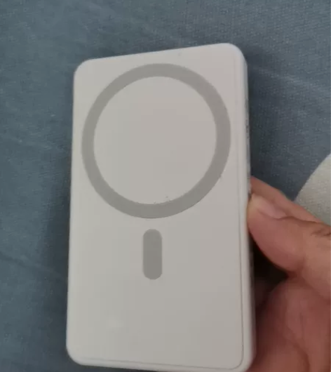 素乐充电宝，几乎全新，就用过两次，不是偏远...
