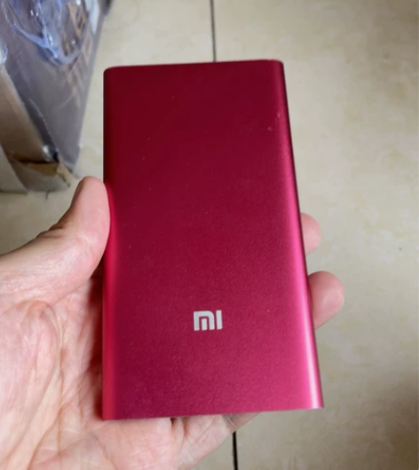 小米充电宝（5000毫安），超薄便携。包邮...