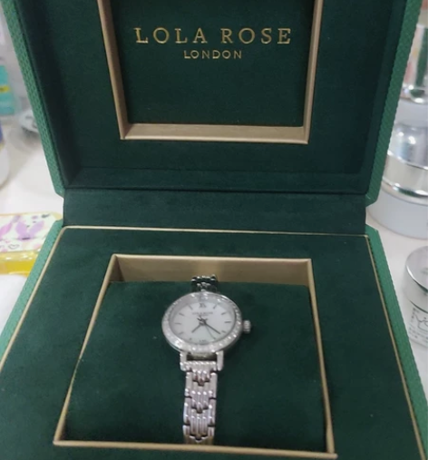 LOLA  ROSE手表，生日朋友送的，因...