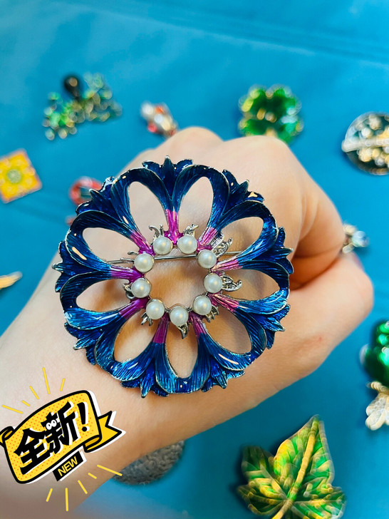 全新中古款Vintage 胸针，细节超精致...