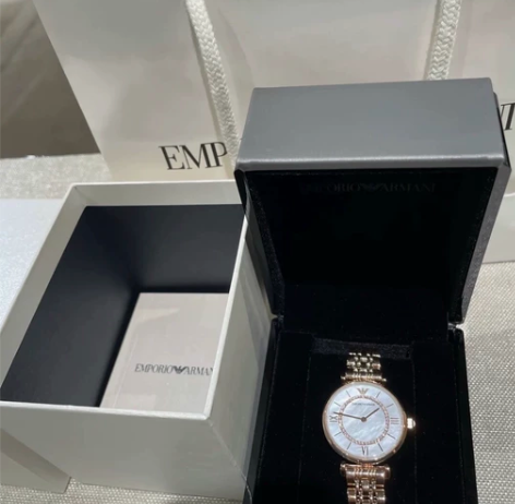 低价转阿玛尼摩天轮金色，闲置家里一个多月没...