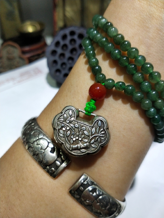 一直都是和老银老工艺有特殊的感觉,今天看到...