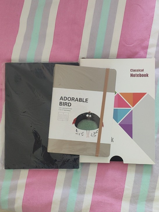 出各种高档笔记本，全新未拆封，10块钱一本...