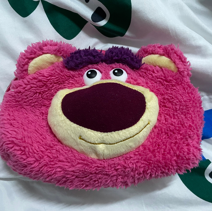 草莓熊笔袋 收纳包 没用过 不是正品淘宝上...