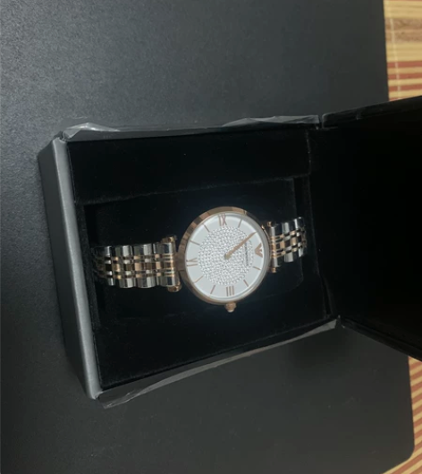 阿玛尼满天星手表 全新,包装盒之类的都在