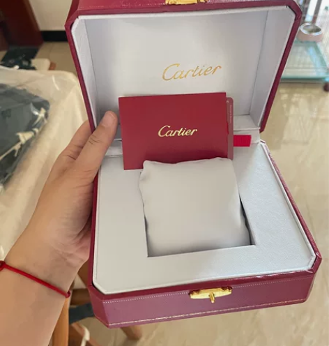 卡地亚手表盒子，首饰盒子 感兴趣的话点“我...