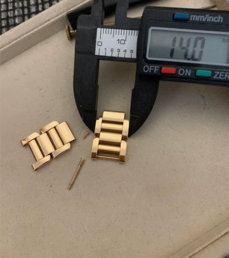 卡地亚 坦克玫瑰金表节 3600 一个 不...