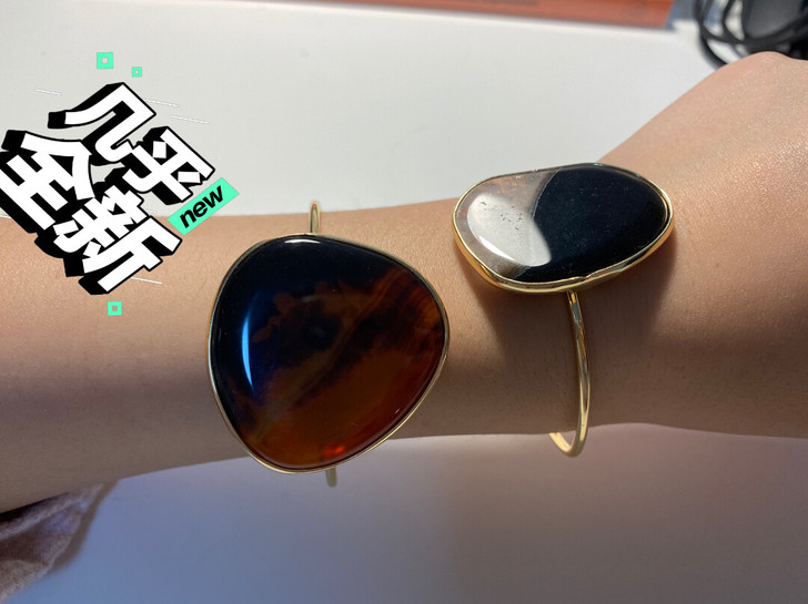 天然石手镯，对手腕没限制，买的时候卖家说是...