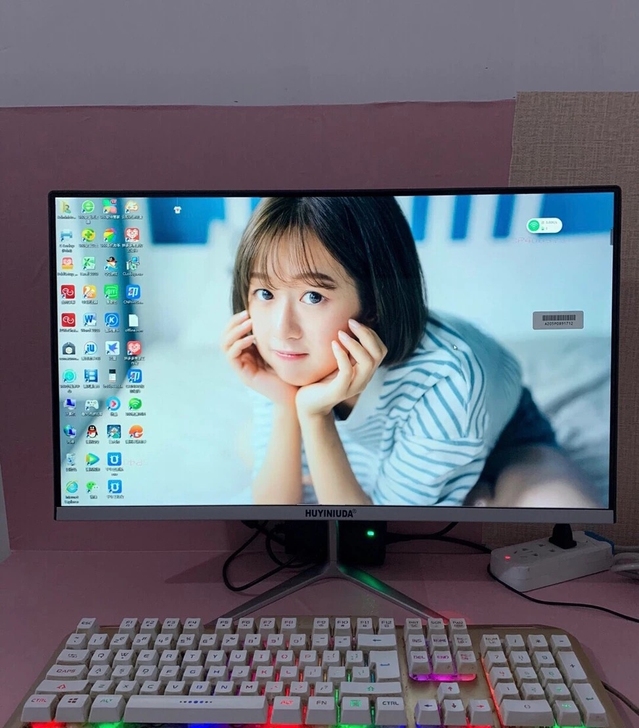 全新 24寸至27寸高清曲面无边框电脑显示...