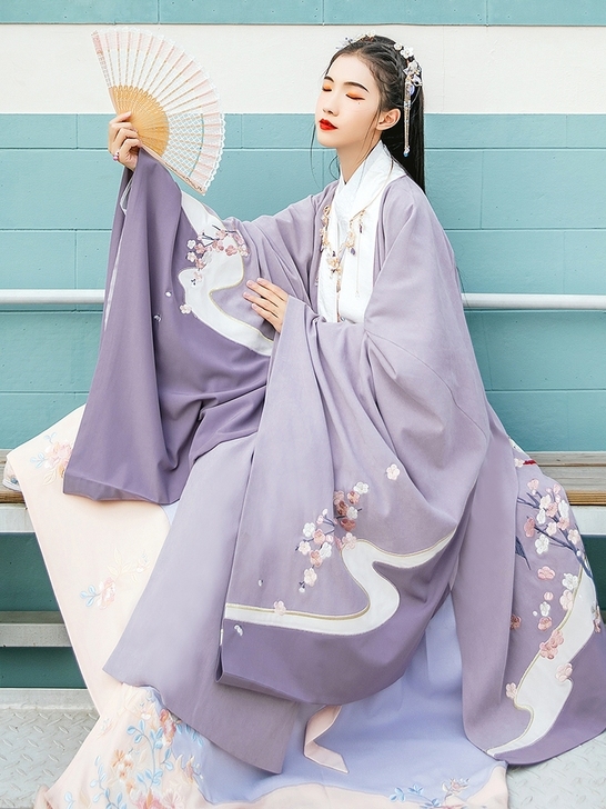 汉尚华莲屠苏原创汉服女梅花刺绣明制披风保暖...