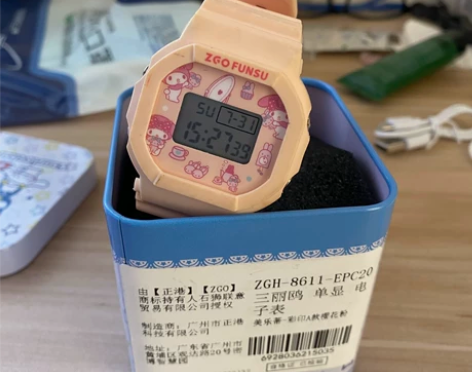 正港ZGOx三丽鸥小方块防水运动电子表 美...