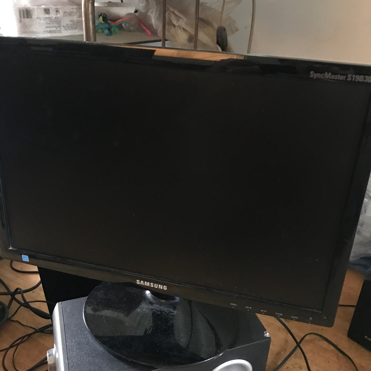 三星19吋电脑显示器一台