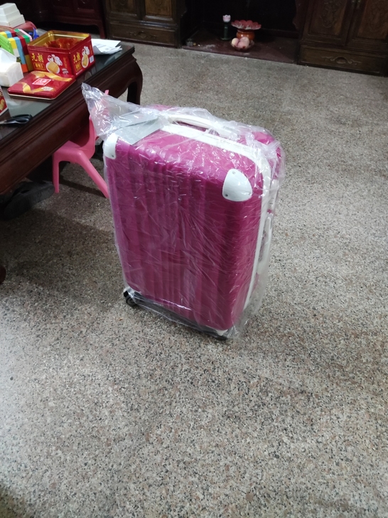 ito行李箱 24寸箱 有使用痕迹 箱子不...