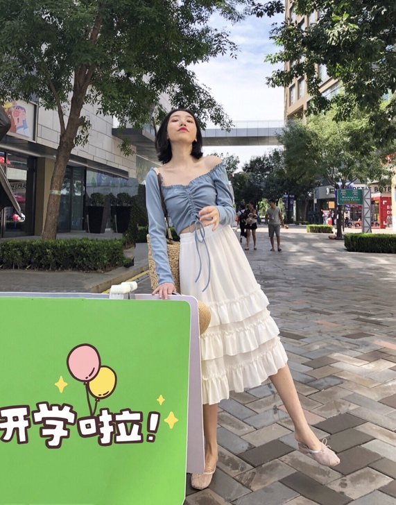 晚时光一年四季都好穿的白色蛋糕裙 黑色蛋糕...