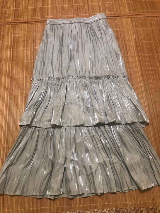 灰色细闪蛋糕裙,全新,有内衬,不退不议