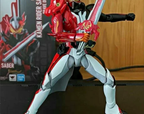 店铺搬迁低价处理假面骑士圣刃saber现货...