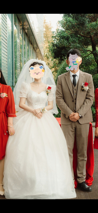 婚纱礼服长拖尾带裙撑
