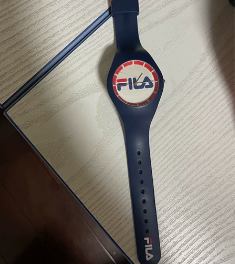 斐乐手表 正品 表面有划痕 没电了需要自己...