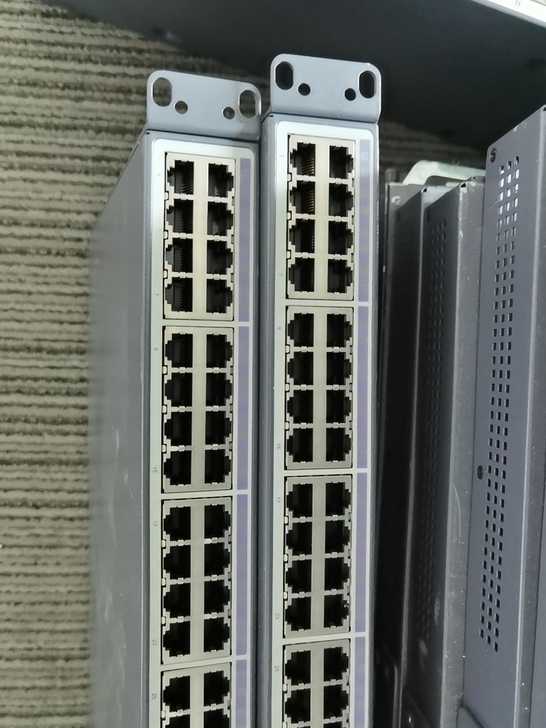 华为huawei S2700-52P-EI...