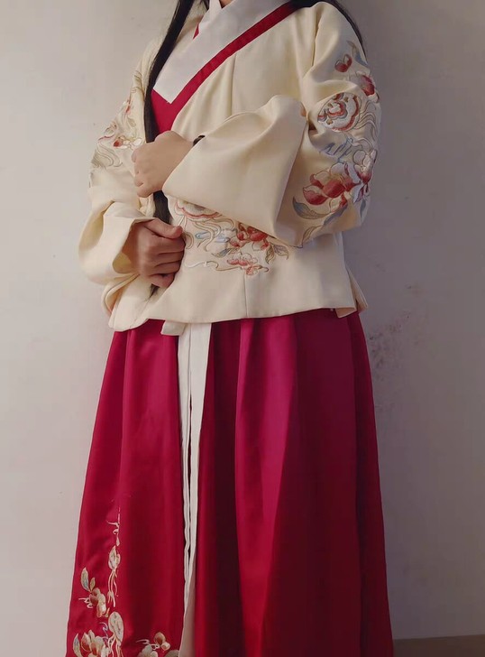 花神记正版汉服L码，9成新85包邮出，有一...