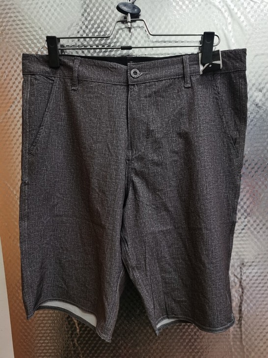 工厂倒闭福利货男装五分裤短西裤2个颜色