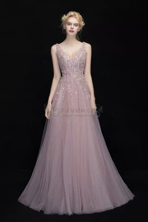 长款亮片高端晚礼服 流行元素:拉链 风格:...