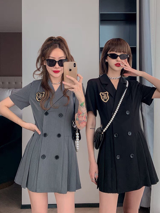 灰色学院风西装裙   减龄必备
