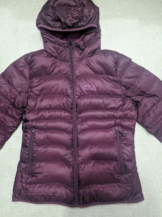 正品狼爪女式加厚鹅绒羽绒服，s码，填充蓬松...