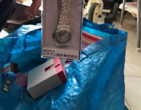 西铁城女表,去日本玩带回来的,电子的,带包...