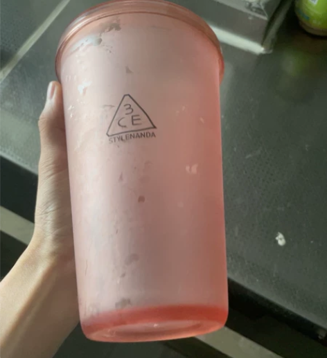 三只眼的吸管杯 这个我泡过蜂蜜 会有点黏糊...