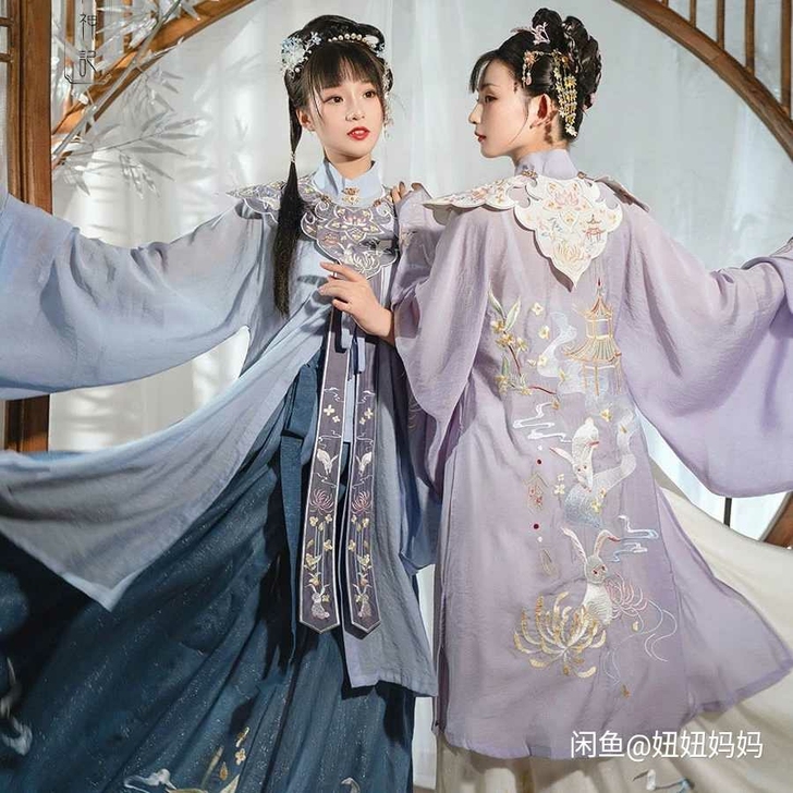 花神记广寒宫，紫白配色的，全套有云肩，穿二...