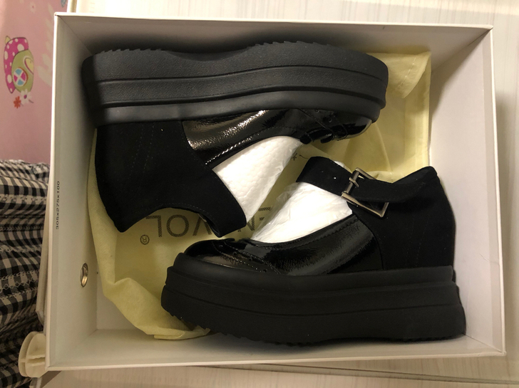 增高女鞋春夏季一字扣浅口松糕坡跟单鞋，35...