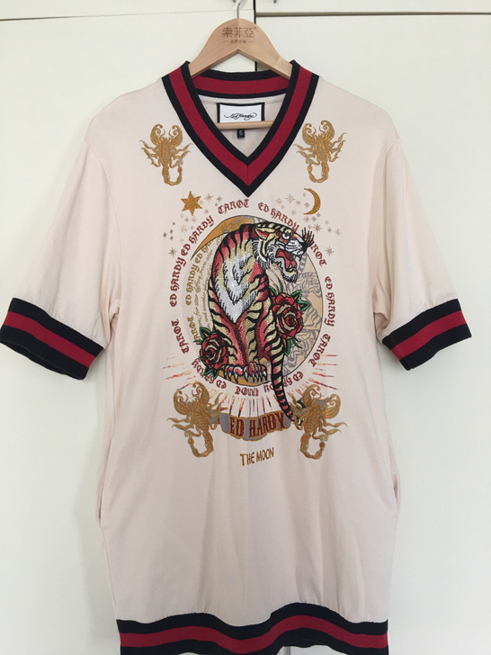 Ed老虎头卫衣裙，穿一洗一，就穿半天。现在...