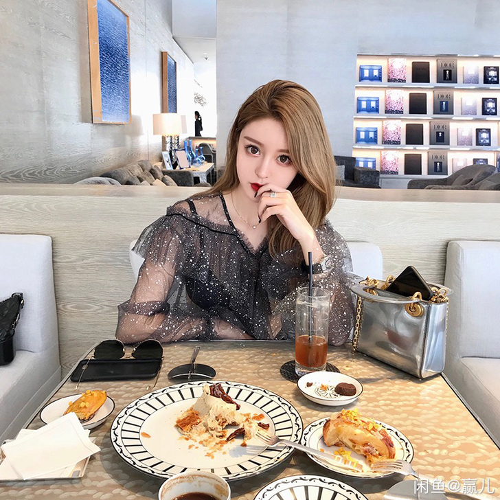 网红款适合出门拍照拍视频很漂亮。穿过一次拍...