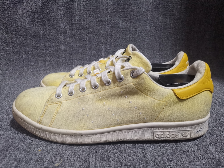 阿迪达斯板鞋休闲鞋44三分之二码正常穿着痕...