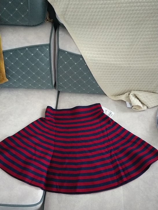 洛可可针织条纹半身裙，全新带吊牌，条纹拼色...