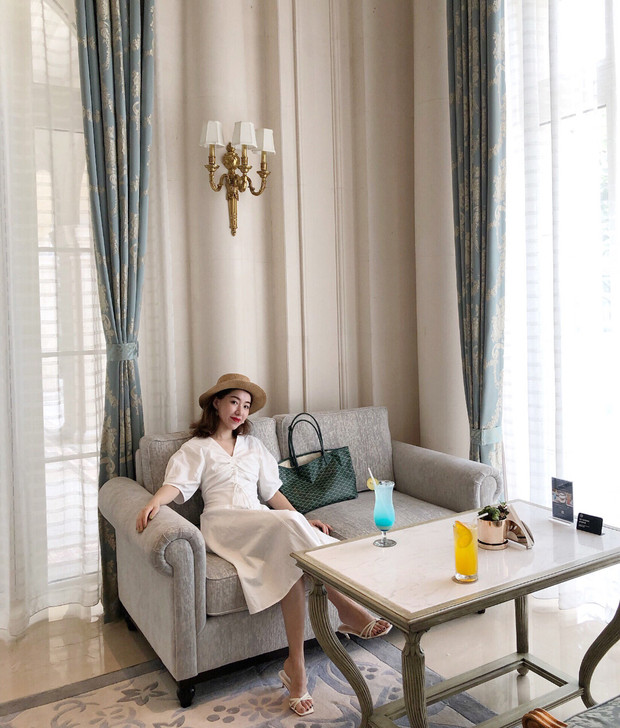 ur连衣服！9新！度假穿过一次！几乎全新！...