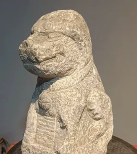 老石敢当应该是明代的，漂亮虽然有点小磕，但...