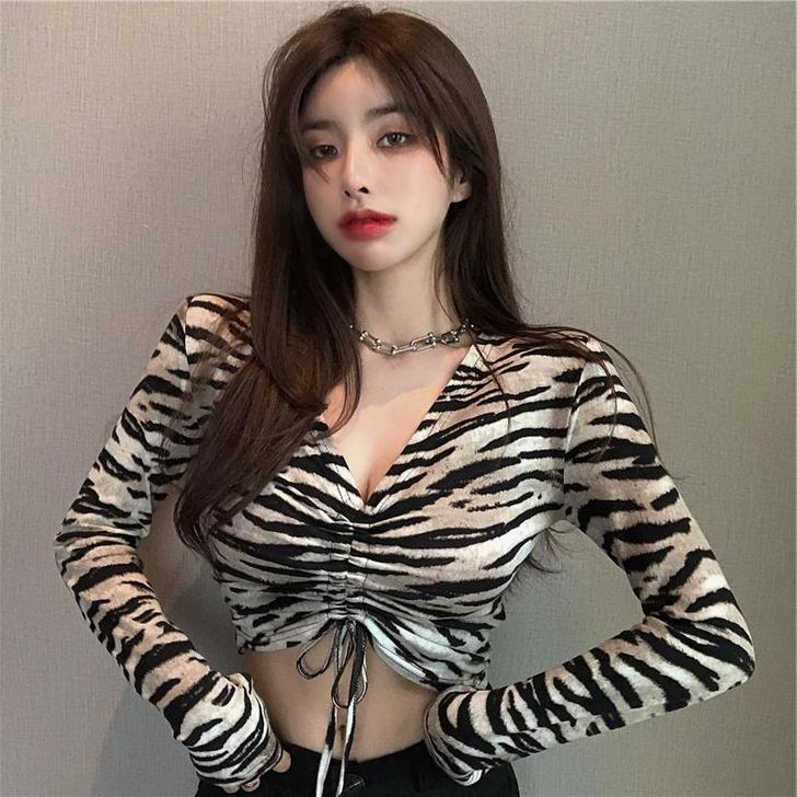 复古斑马纹V领抽绳修身长袖短款t恤女秋季新...
