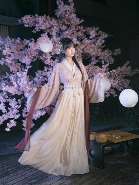 川黛远山乔鹊桥仙令 川黛鹊桥女蕾丝刺绣风汉服