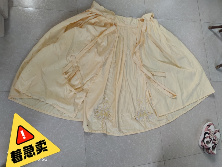 汉服 黄色披肩春汉服明制道袍织金白色披风中...