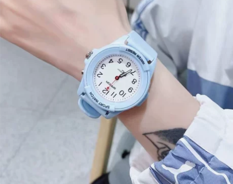 2022年新款手表女款小众简约初高中学生时...