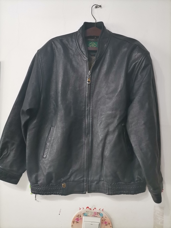 韩国品牌皮衣shengol。水牛皮。没有破...