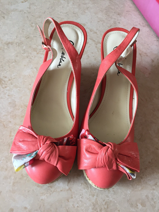 全新伊伴专柜正品坡跟单鞋！低价56转！