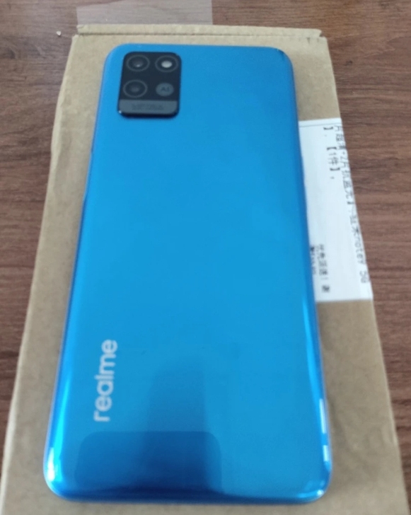 realme真我v11， 内存6+128，...
